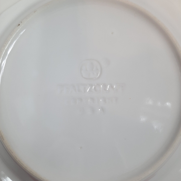 Vintage Pfaltzgraff Christmas Heritage Coffee Mug & Saucer Set of 8 Discontinued - Picture 12 of 12